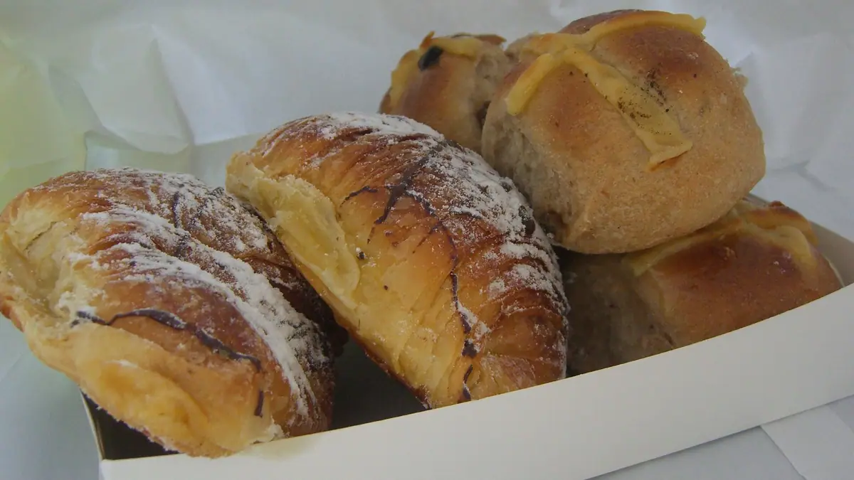 Helios Bakery Patisserie – patisserie in Waltham Cross town centre